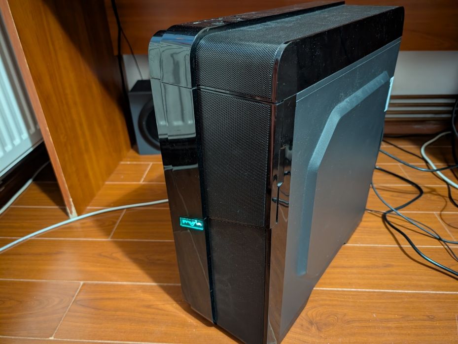 Pc Gaming Ryzen 5 3600, GTX 1650 Super, 16 GB ram, DVD Player