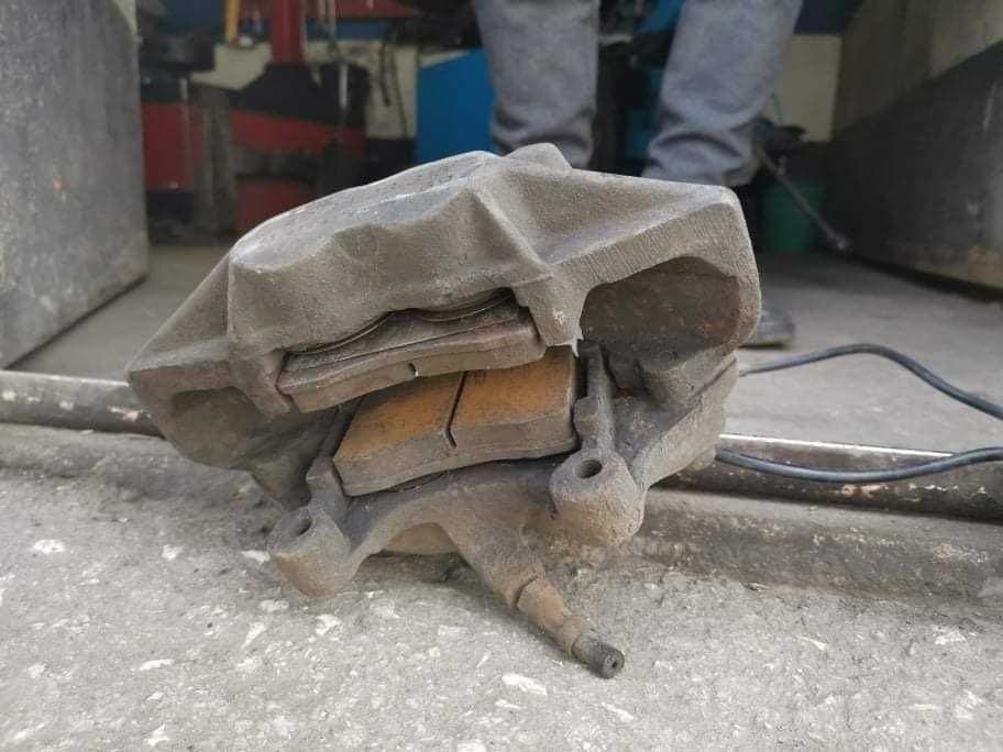 Дискове+Апарати с накладки от Е430/E420 W/T/S210 ,C36 AMG W202