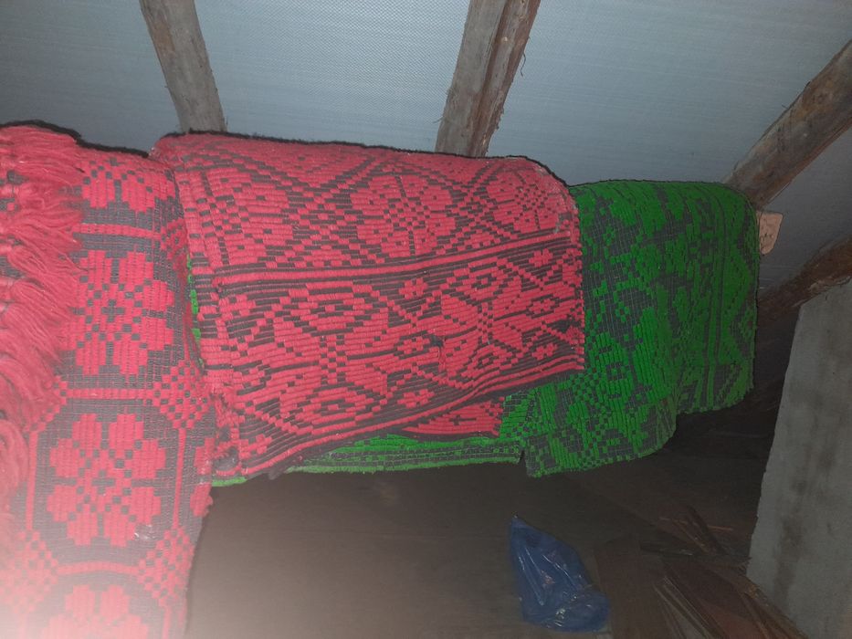 Vînd cergă (țol) țesut din lînă