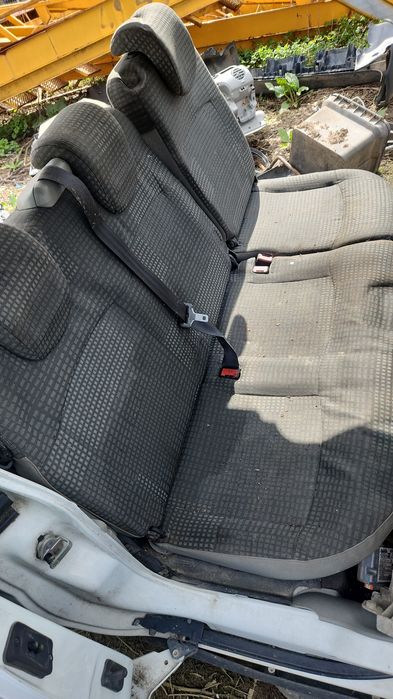 Canapea spate Renault Kangoo