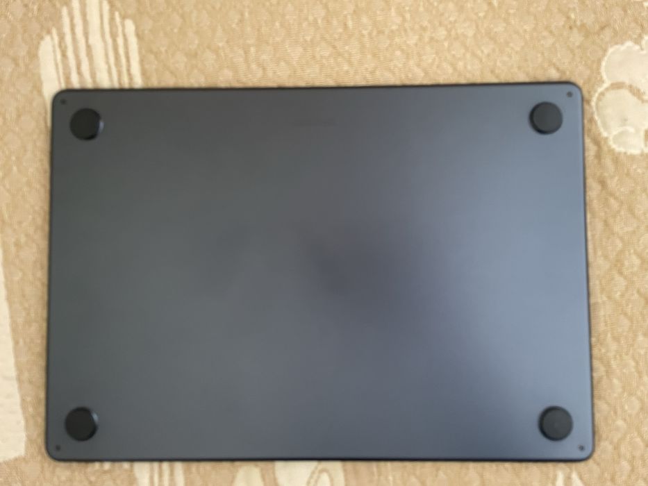 MacBook Air 15 ‘ 16RAM / 512 SSD Като Нов