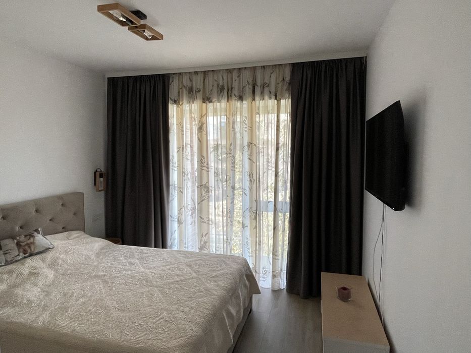 Inchiriez apartament 2 camere The Lake Home