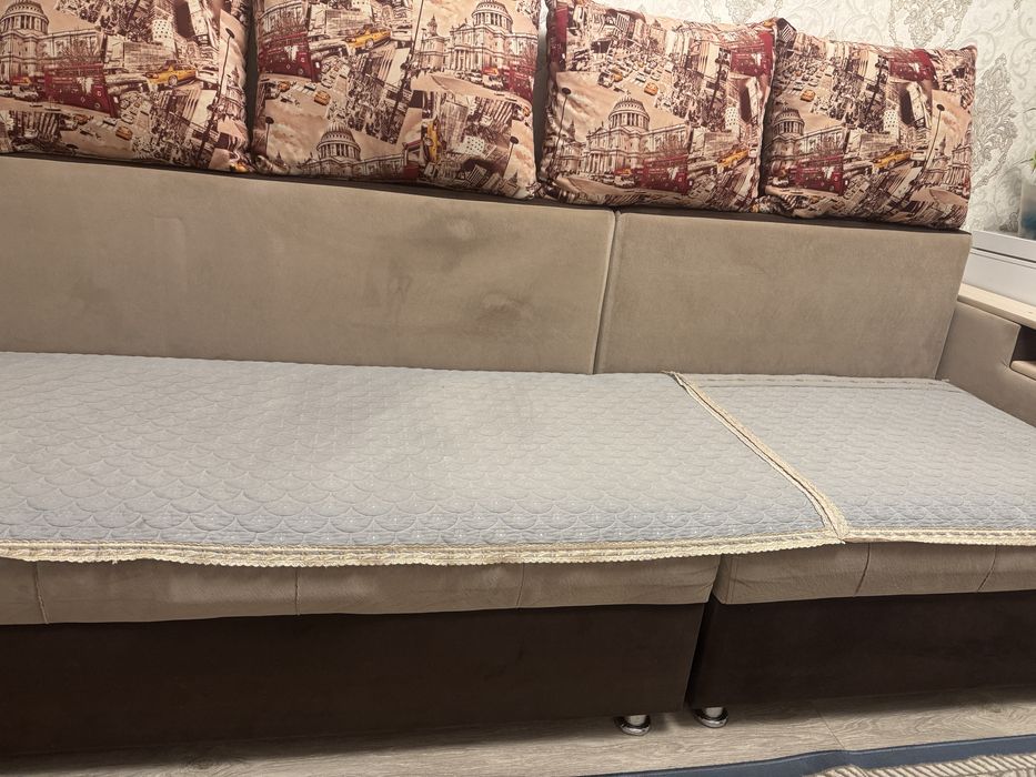 Продам диван для гостиной