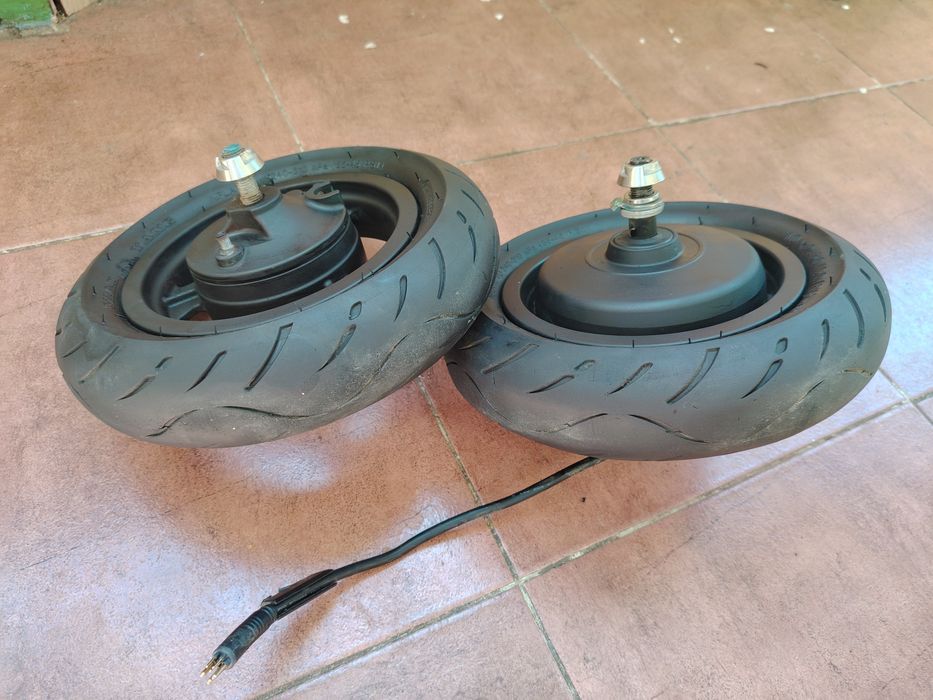 Гуми за Тротинетка с двигател