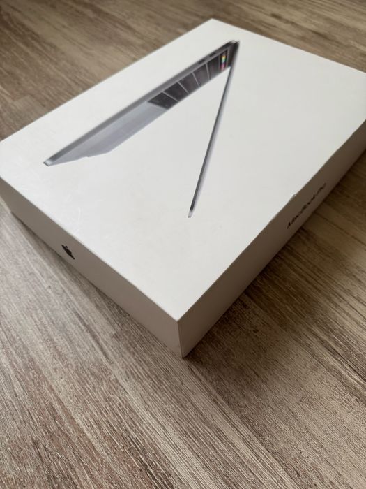 Cutie ambalaj Macbook 13 Pro