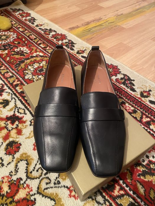 Продам туфли новые