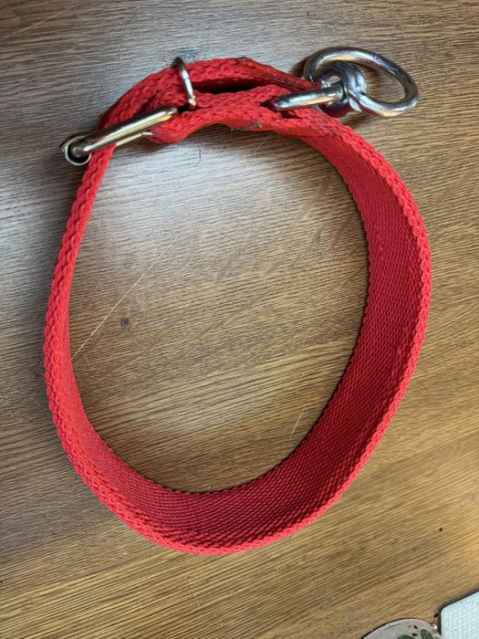 Zgarda , material chinga