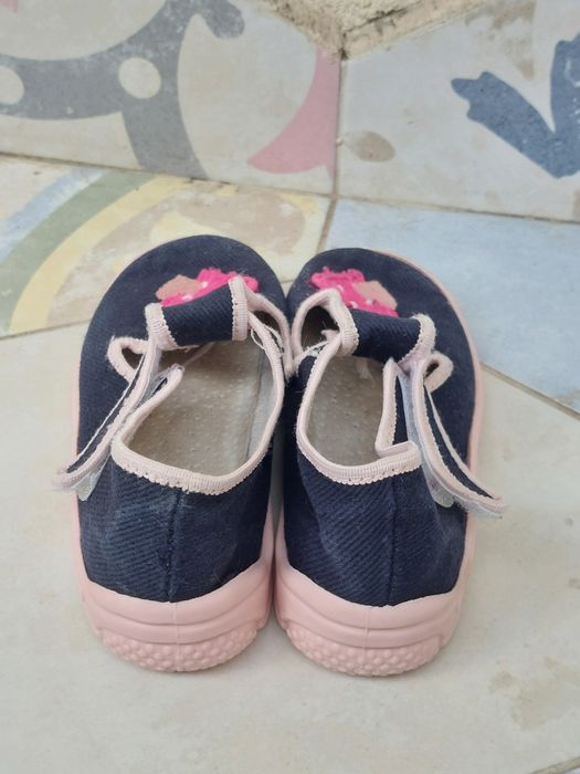 Пантофи за момиче 27 номер
