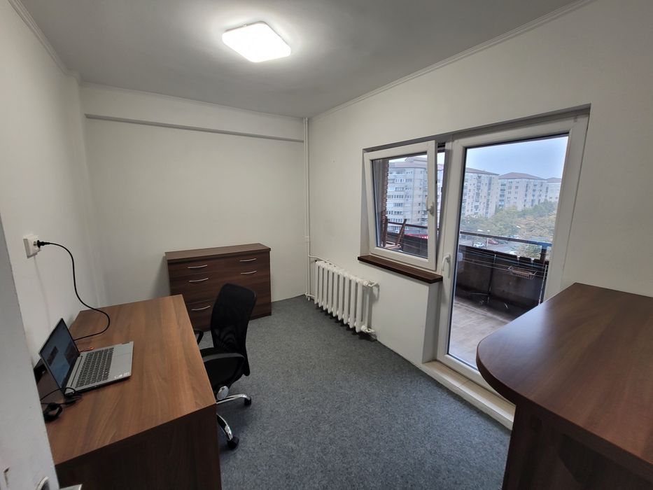 Proprietar - vand apartament 4 camere in Rogerius