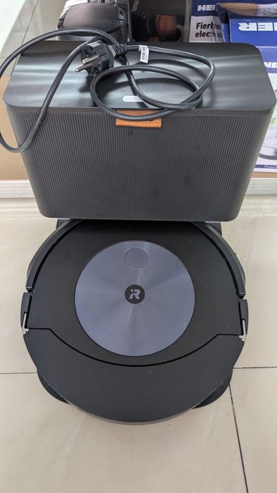 Robot aspirator cu mop+baza descarcare iRobot Roomba Combo j7+  - RESIGILAT