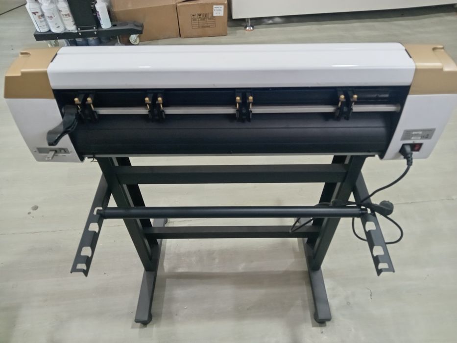 Cutting Plotter yangi