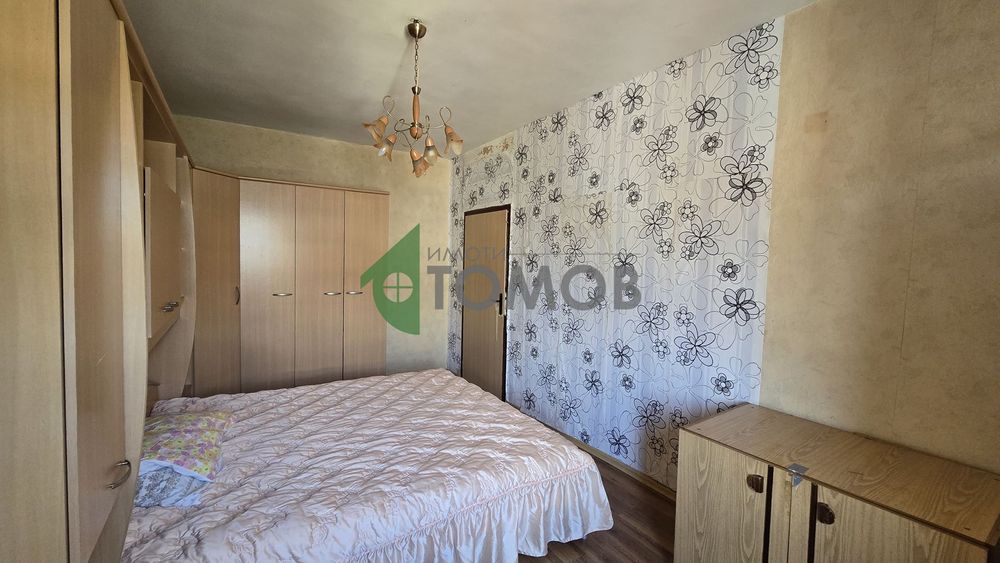 Дава се под наем Тристаен апартамент в Стара Загора, Център - 94 кв.м за 248.88 € - Снимка #1
