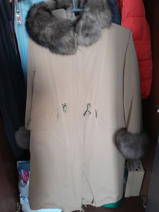 Продам парку почти новая