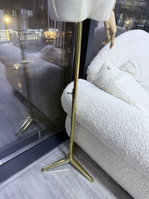 Продаю манекен , диван