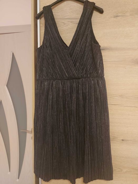 Блестяща рокля         .