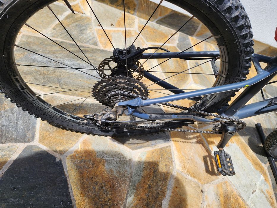 ISLABIKES CREIG 26 – bicicletă MTB copii 

Descriere:Vând bicicletă Islabikes Creig 26, model premium pentru copii/juniori,