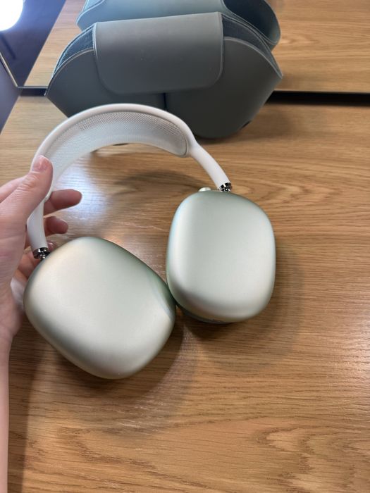 Apple AirPods Max 2