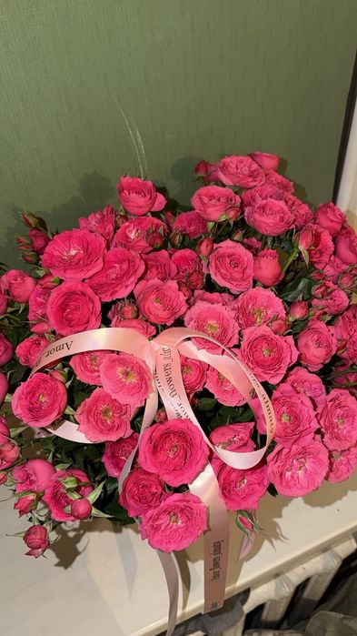 Пионовидная роза букет