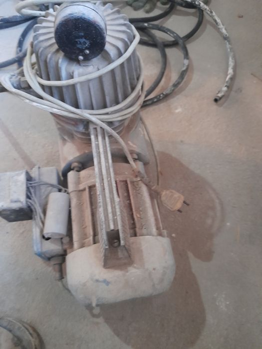 Компрессор СССР СОТИЛАДИ  давления 3.4 атмасфера