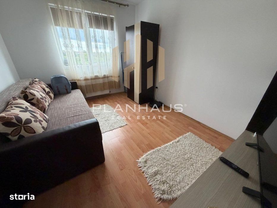 Apartament de vânzare 3 camere, 74 mp, loc de parcare inclus Constanti