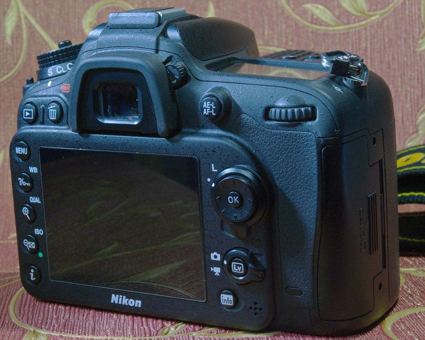 Nikon D7100 зеркальный фотоаппарат