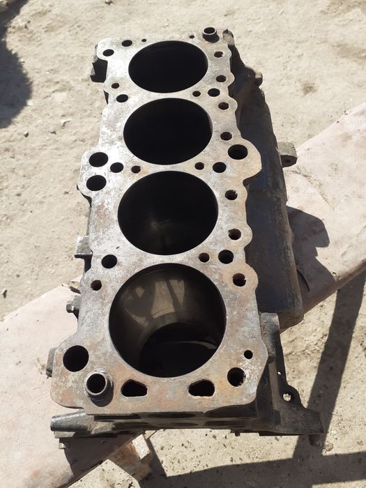 Блок цилиндров G63