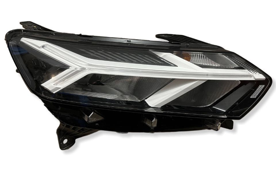 Far Dreapta Original Dacia Sandero 3 Stepway – Cod OE 260107920R