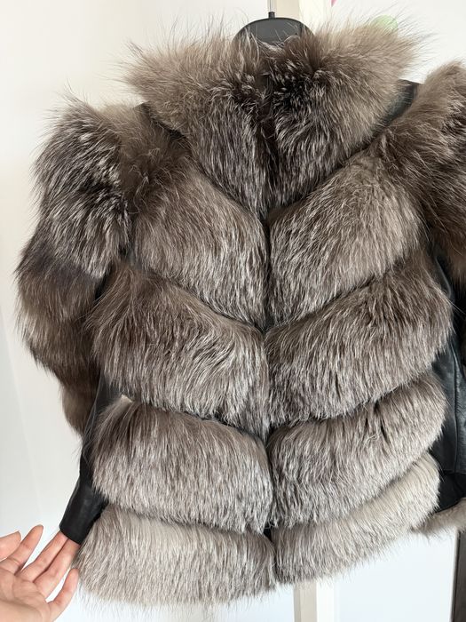 Haina de blana vulpe argintie