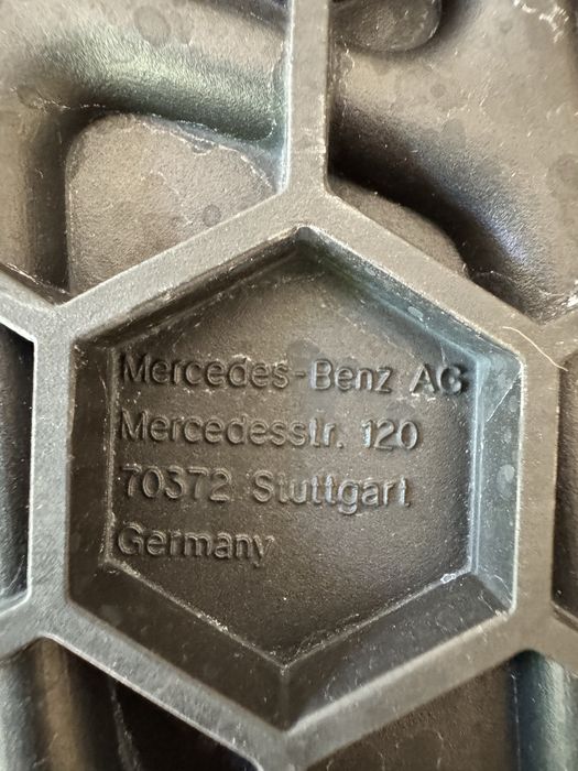 Продаётся Полик Мерседес-Бенз  Б/У Отличном состоянии