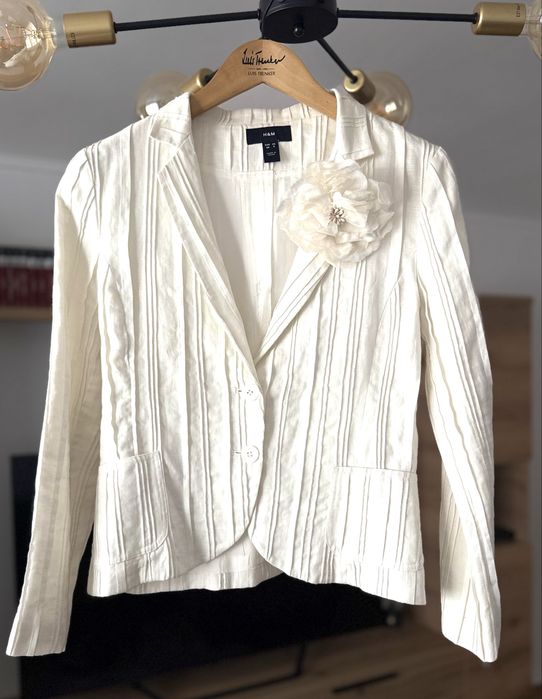 Set elegant H&M din in - Sacou (36) și Fustă (38) - Alb/Crem