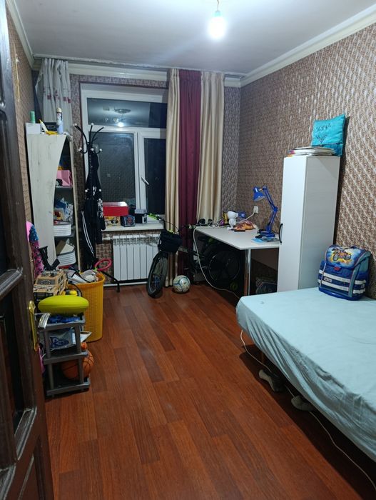 Продается 3 комнатная квартира на 4 этаже в Яшнабадском районе,Дубовая