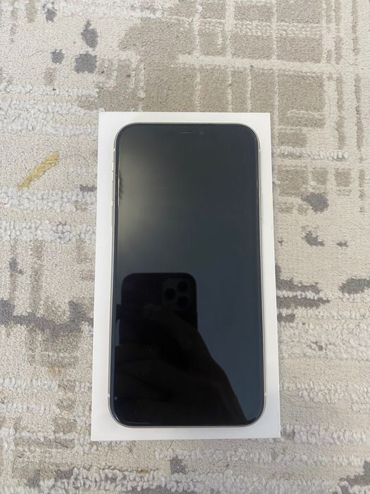 iPhone 11 64 GB.