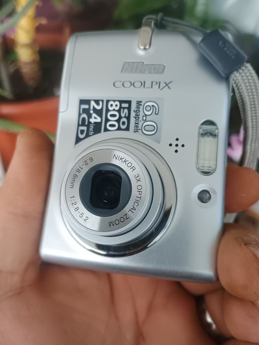 Aparat Foto Digital Nikon Coolpix L11 – 6.0 MP – Aspect Vintage / Cole