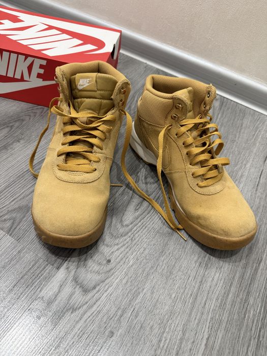 Nike Зимни обувки Hoodland Suede