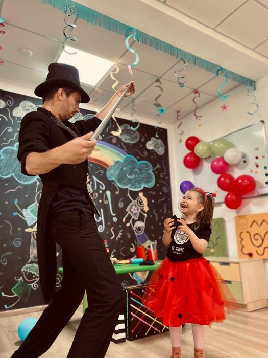 ANIMATOR / MAGICIAN petreceri pentru copii