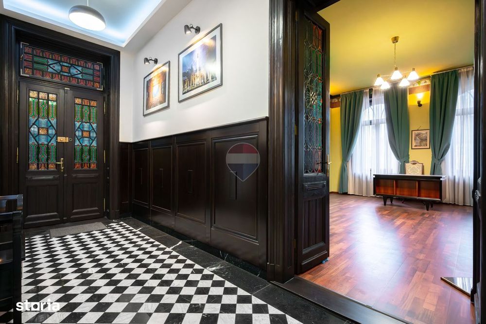 Apartament cu 3 camere de vânzare în zona Centrul Istoric — fotografia 2
