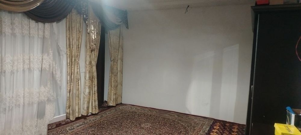 Toshkent viloyati Bo'stonliq tumaniQõshqirğonqishloğda uchaska sotuvda