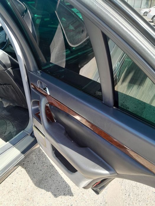 Сотувда Мерседес Бенз W 140 S 320.