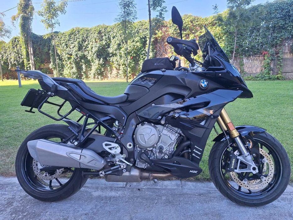 BMW S1000XR Triple Black