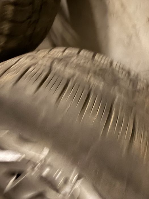 Vand anvelopele 225 55 17 2 bucati 2023 si 2 bucăți 215 55 17