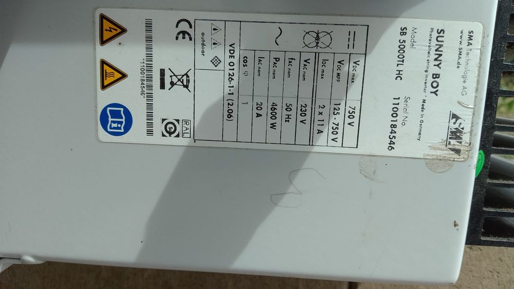 Vând invertor monofazat  doua buc 5 kw și  4 kw SMA SUNNY BOY