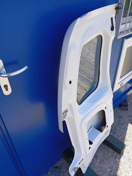 Ударена задна дясна врата за Peugeot Partner, Citroen Berlingo,Combo