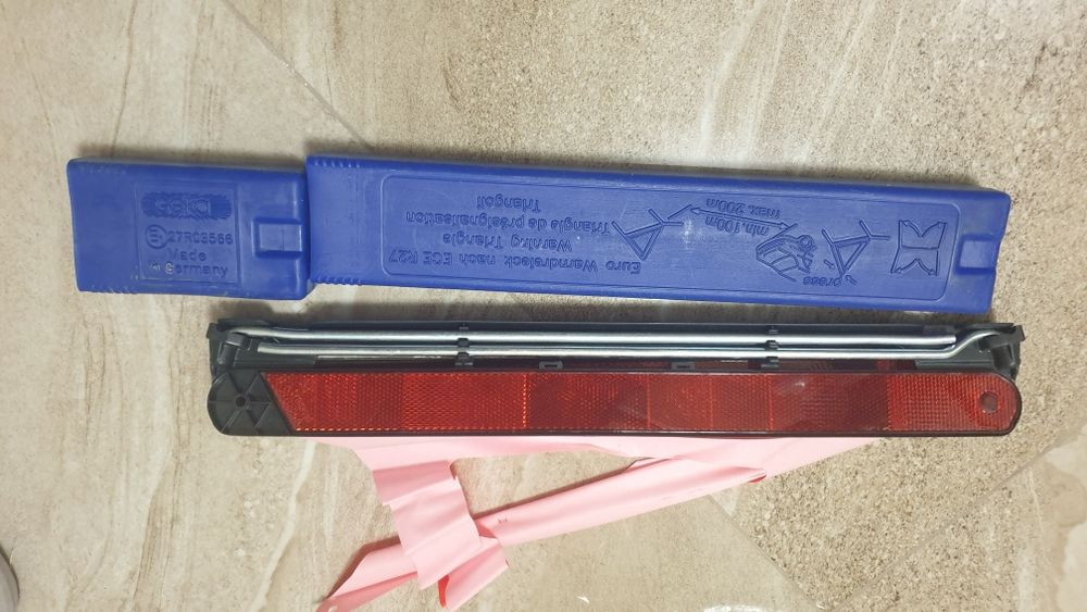 Сигнален авариен триъгълник bmw e92 перфектен