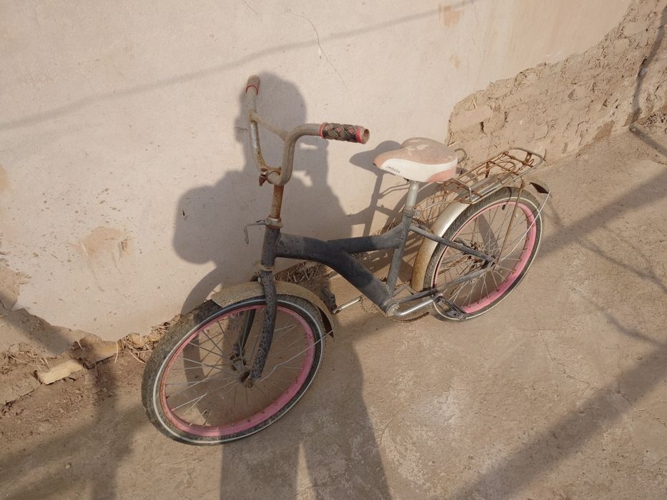 Детский велосипед сотилади