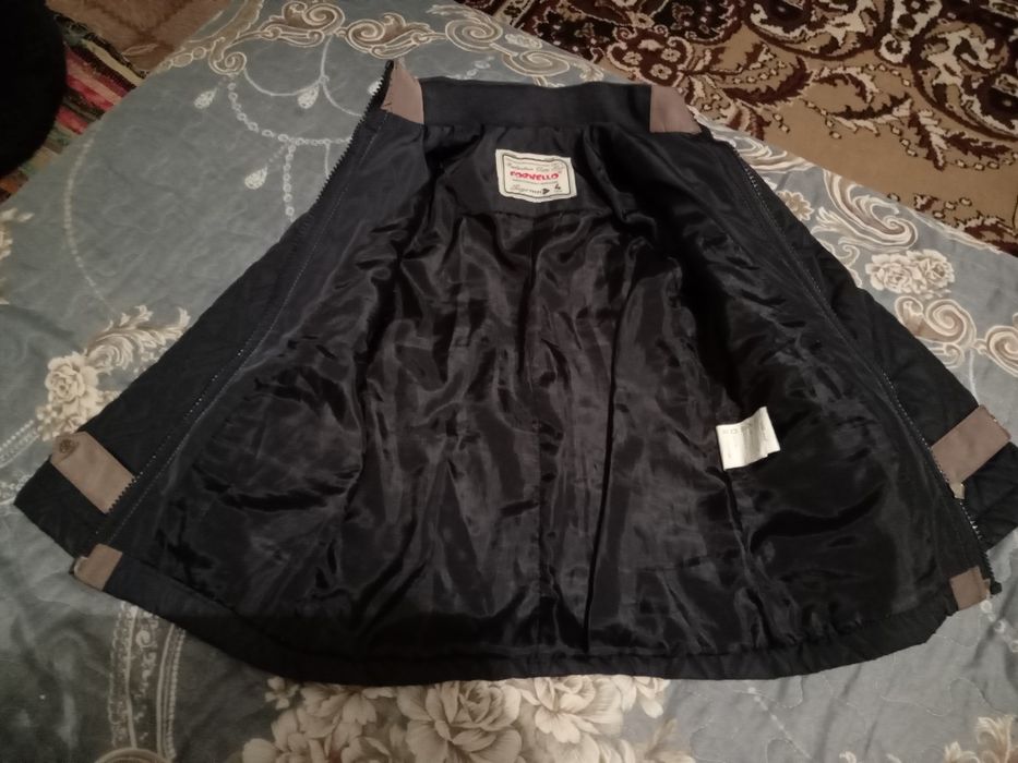 Продам куртки на мальчика весна осень