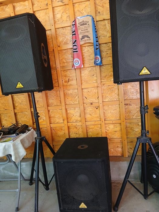 Boxe behringer +mixer și microfoane