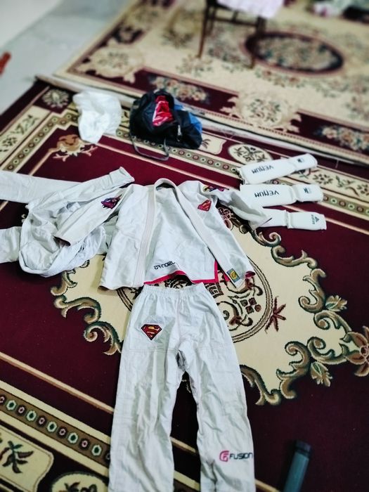 Продаётся кимоно.