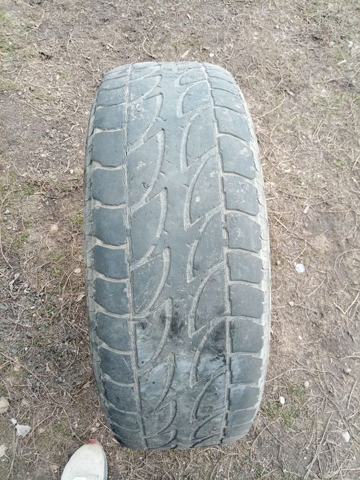 Продам б/у резину 265/70/16а/т