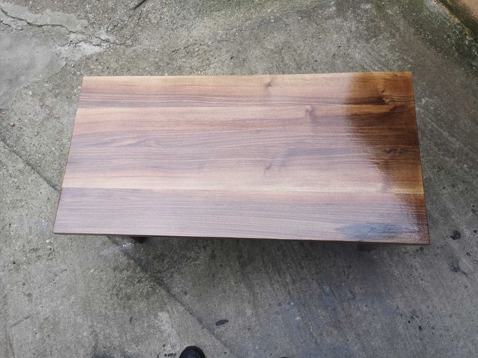 vand masa din lemn de nuc