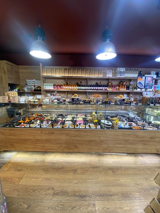 Щандова хладилна витрина Елеганс